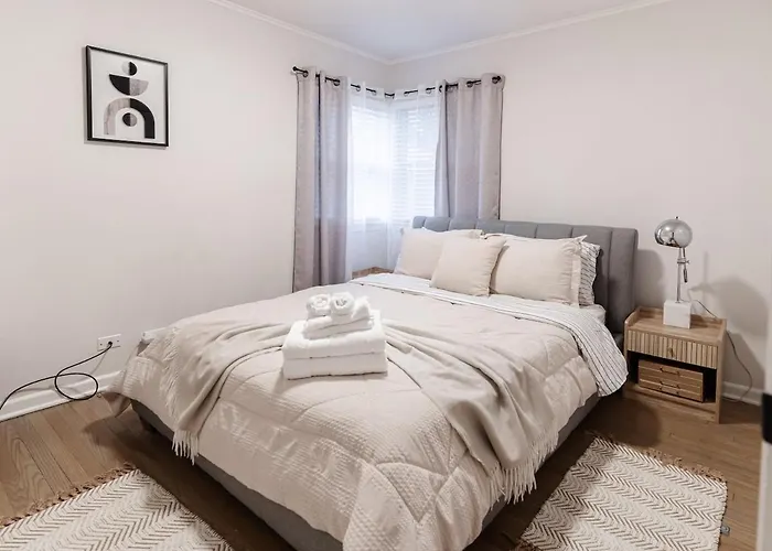 Cozy Near Airport Des Plaines