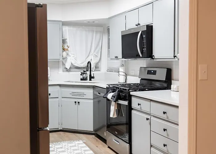 Cozy Near Airport * Des Plaines